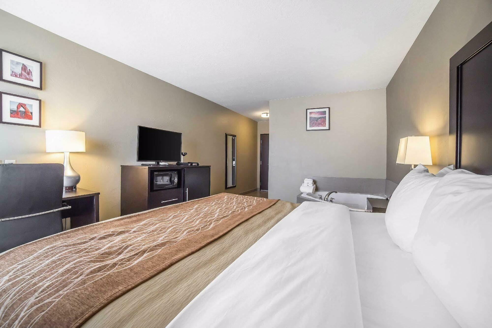 Comfort Inn & Suites Vernal - National Monument Area Bagian luar foto